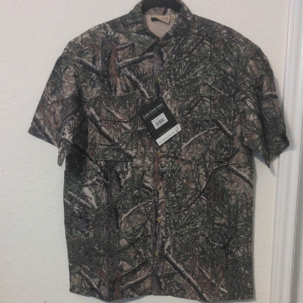Cedar Creek Camo Mens Camouflage Hunting Fishing Short Sleeve Shirt. Size M NWT